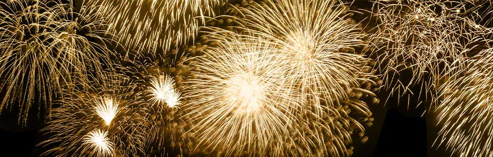 Jubiläumslogo „20 Jahre tme – Software.Lösungen“ auf strukturierter blauer Oberfläche.