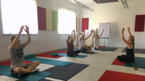 tme, Yoga