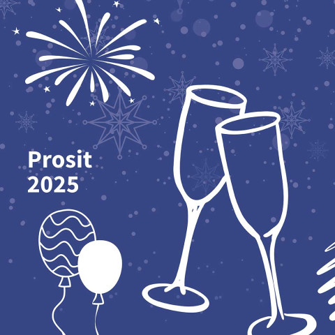 Dunkelblauer Hintergrund mit weißen modernem Sektgläsern, Ballons und Feuerwerk. Text: Prosit 2025